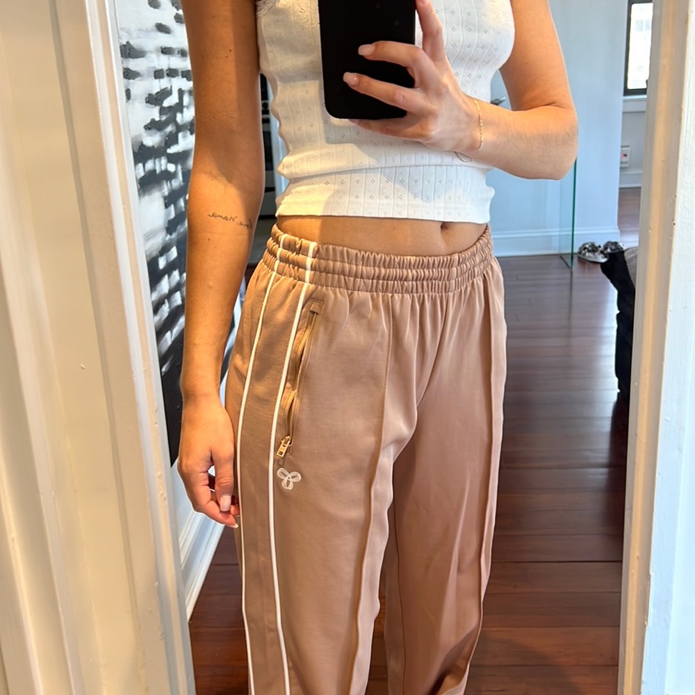 Aritzia TNA track pant